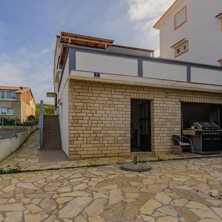 Kob Orog Good Location With Sea Views And Modern Decor Appartement Metajna Buitenkant foto