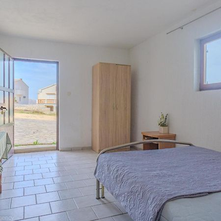 Kob Orog Good Location With Sea Views And Modern Decor Appartement Metajna Buitenkant foto