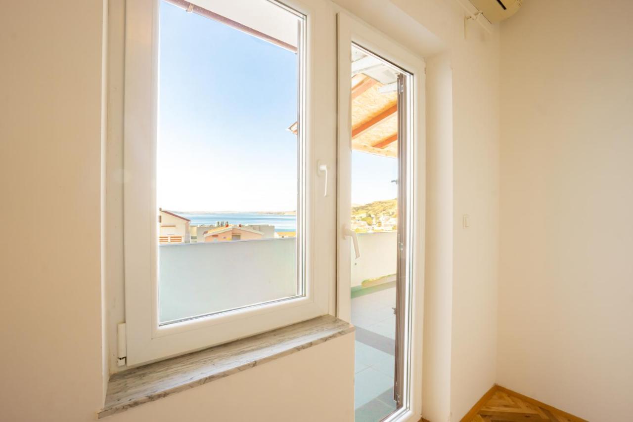 Kob Orog Good Location With Sea Views And Modern Decor Appartement Metajna Buitenkant foto