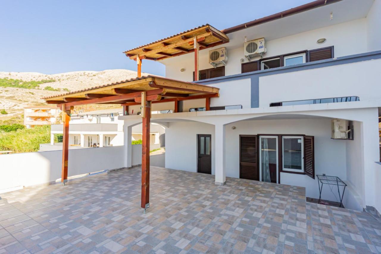 Kob Orog Good Location With Sea Views And Modern Decor Appartement Metajna Buitenkant foto