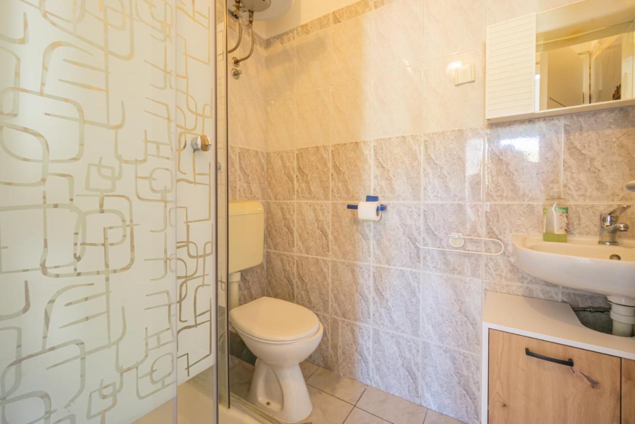 Kob Orog Good Location With Sea Views And Modern Decor Appartement Metajna Buitenkant foto