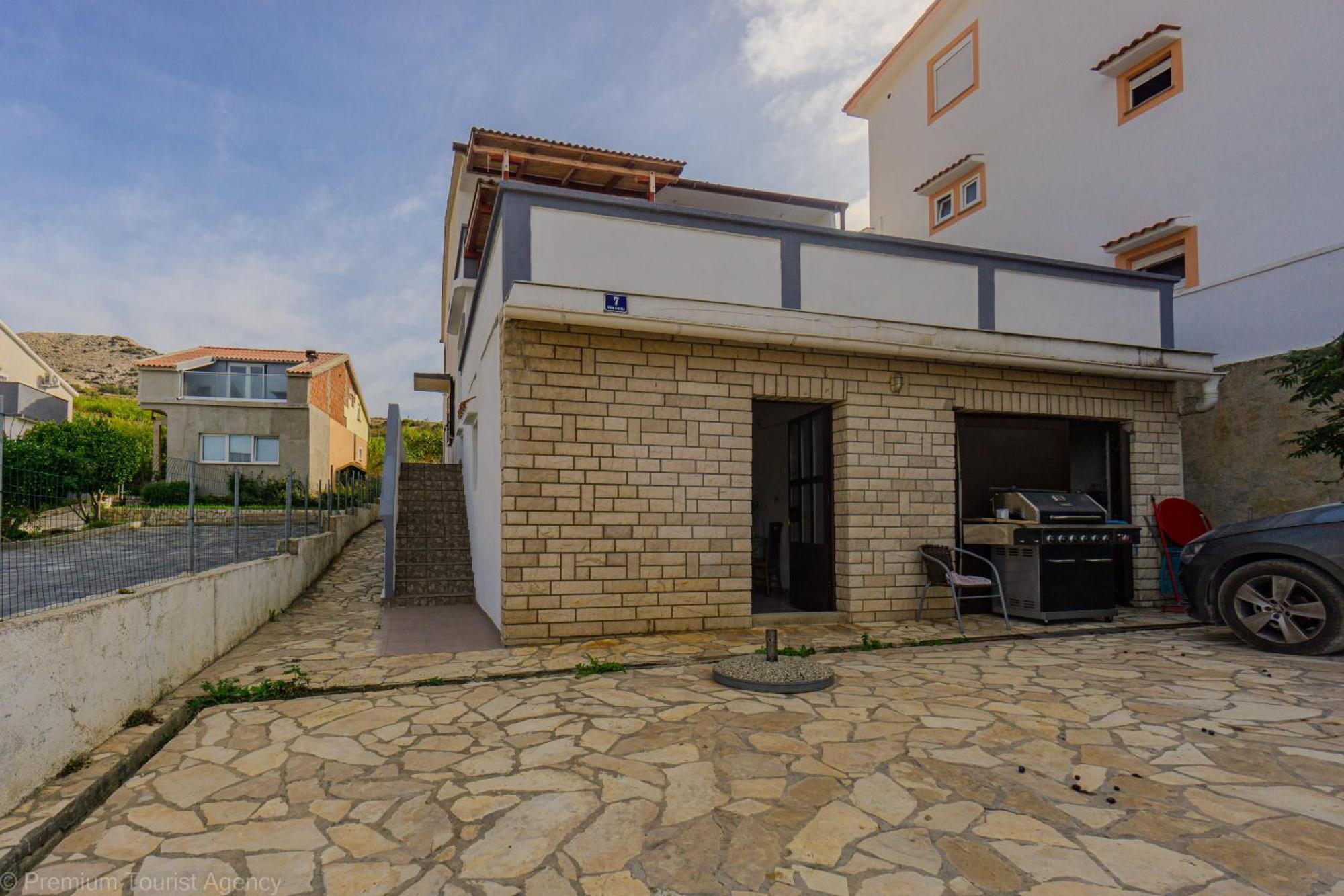 Kob Orog Good Location With Sea Views And Modern Decor Appartement Metajna Buitenkant foto